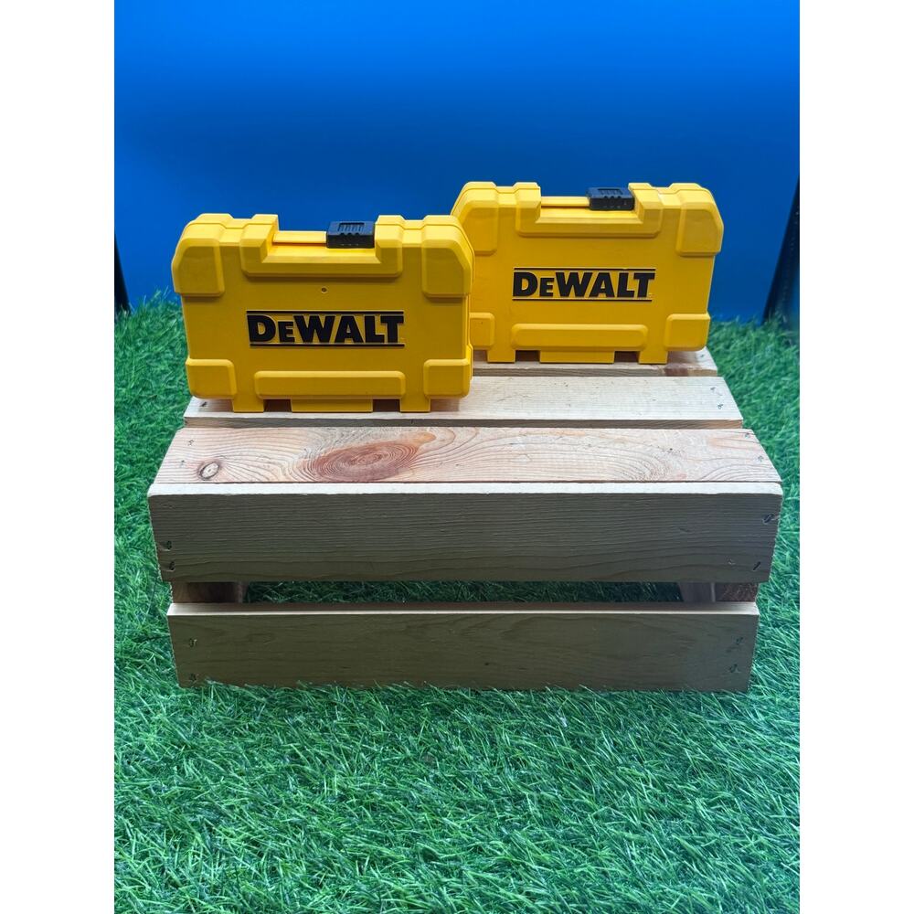 DeWalt ToughCase 2-Pack Impact Ready Screwdriver Bit Set w/Magnetic Drive Guide